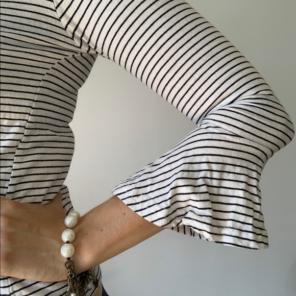 Striped Bell-sleeve 3/4 sleeve Top from Ami Style - Picture 3 of 4